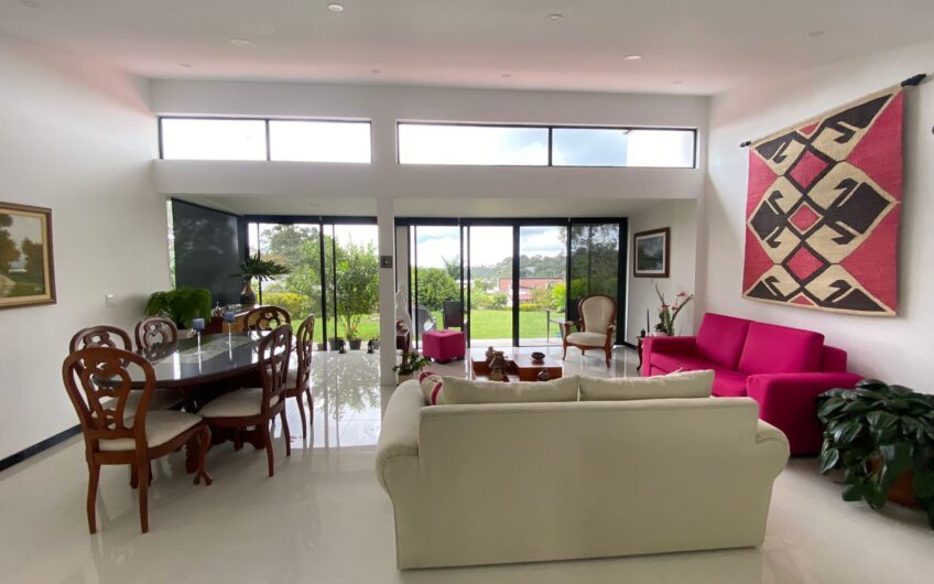 Casa para la Venta en Condominio campestre – Vía a Circasia