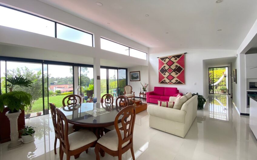 Casa para la Venta en Condominio campestre – Vía a Circasia