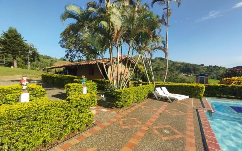 Finca Ganadera y Turística Para la Venta La Virginia Risaralda