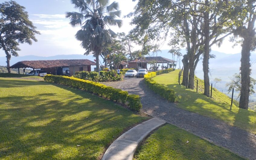 Finca Ganadera y Turística Para la Venta La Virginia Risaralda