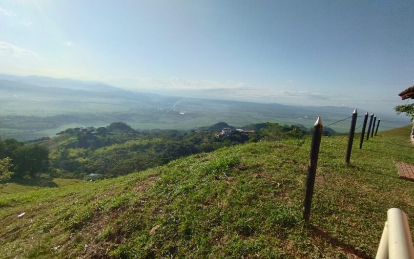 Finca Ganadera y Turística Para la Venta La Virginia Risaralda