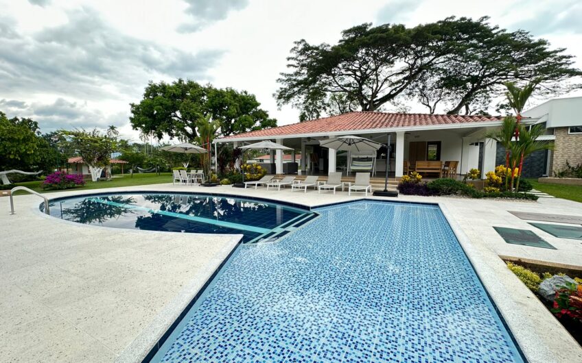 Casa Campestre Para La Venta Amoblada y Dotada en la Vía Armenia Aeropuerto