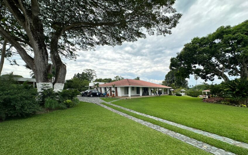 Casa Campestre Para La Venta Amoblada y Dotada en la Vía Armenia Aeropuerto