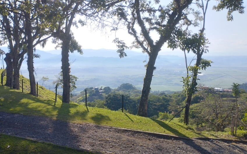 Finca Ganadera y Turística Para la Venta La Virginia Risaralda