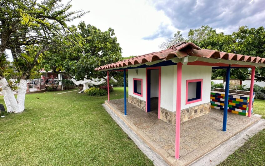 Casa Campestre Para La Venta Amoblada y Dotada en la Vía Armenia Aeropuerto