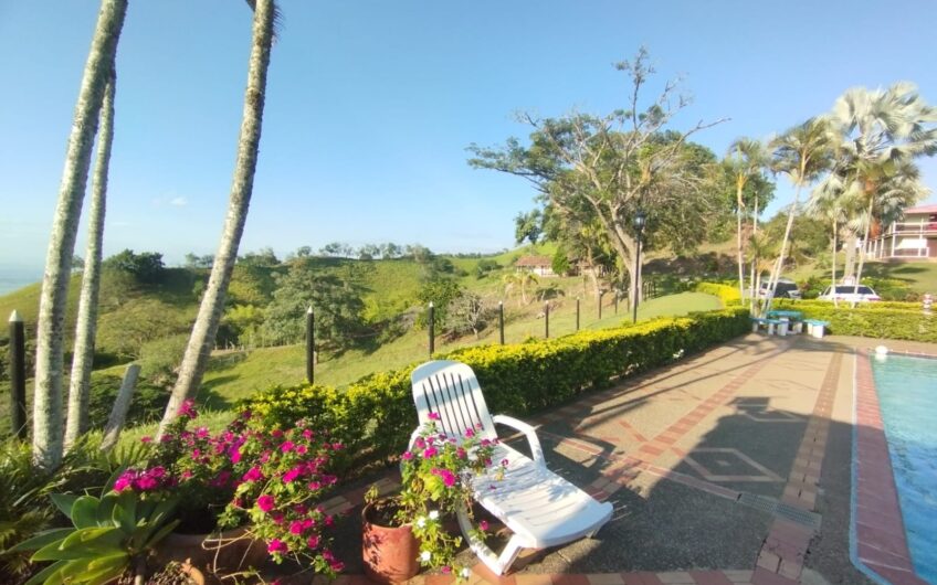 Finca Ganadera y Turística Para la Venta La Virginia Risaralda
