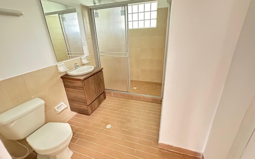 Amplia Casa Campestre para Alquiler Vía al Valle