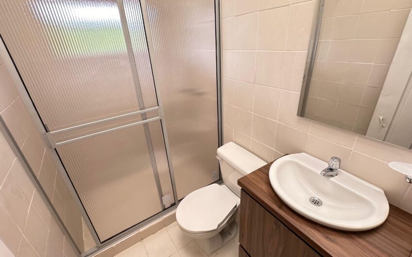 Amplia Casa Campestre para Alquiler Vía al Valle