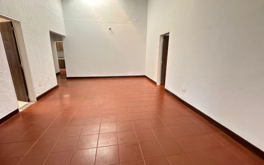 Amplia Casa Campestre para Alquiler Vía al Valle