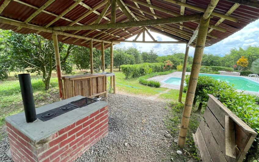 Amplia Casa Campestre para Alquiler Vía al Valle