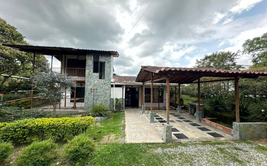 Casa Campestre Para la Venta – Vía a Circasia