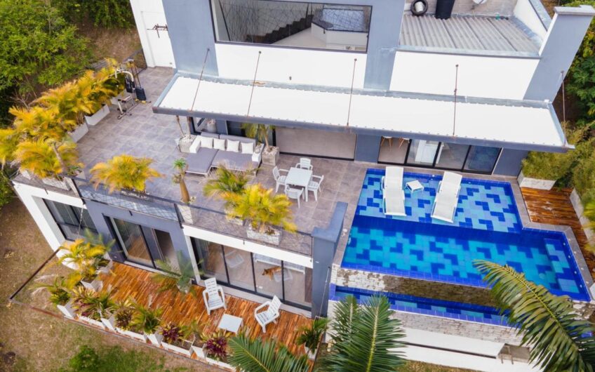 Exclusiva Casa Campestre  Para La Venta en Cartago Valle del Cauca