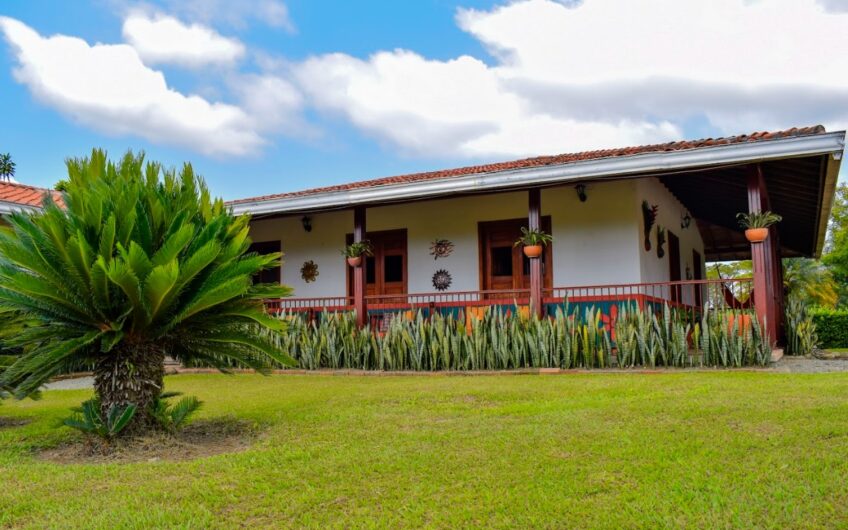 Casa Campestre para la Venta – Montenegro, Quindío
