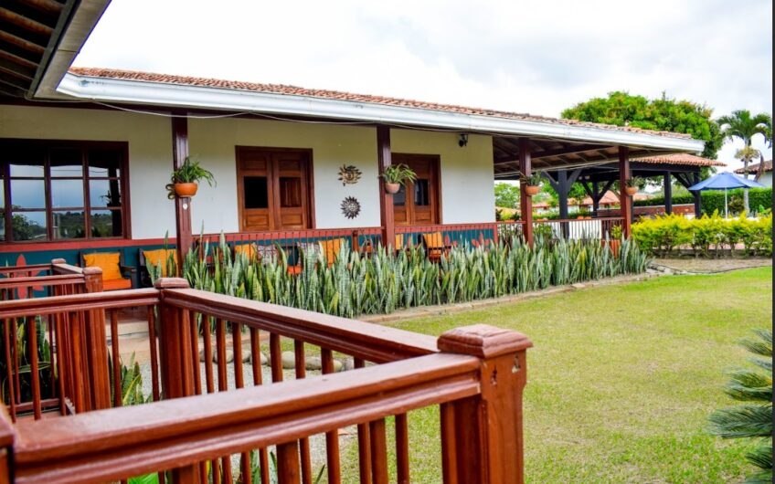 Casa Campestre para la Venta – Montenegro, Quindío