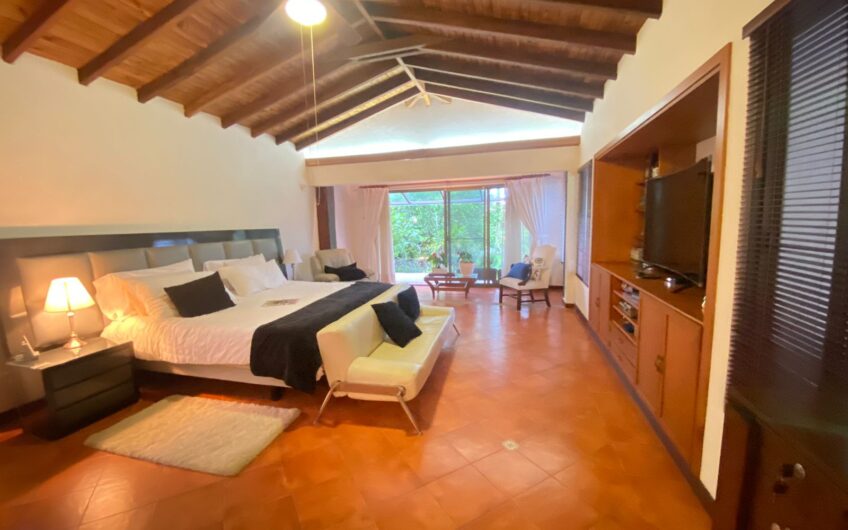 Casa para la Venta en Condominio Campestre – Vía al Caimo Aeropuerto