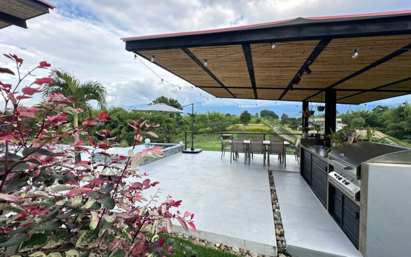 ESPECTACULAR CASA CAMPESTRE EN VENTA