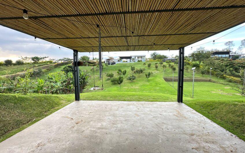 ESPECTACULAR CASA CAMPESTRE EN VENTA