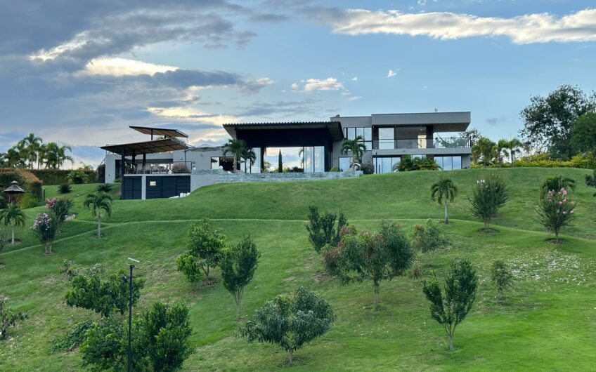 ESPECTACULAR CASA CAMPESTRE EN VENTA