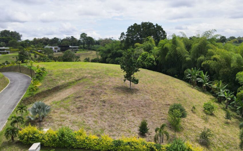 Lote para la Venta en la Tebaida en conjunto cerrado