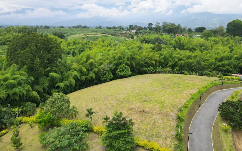 Lote para la Venta en la Tebaida en conjunto cerrado
