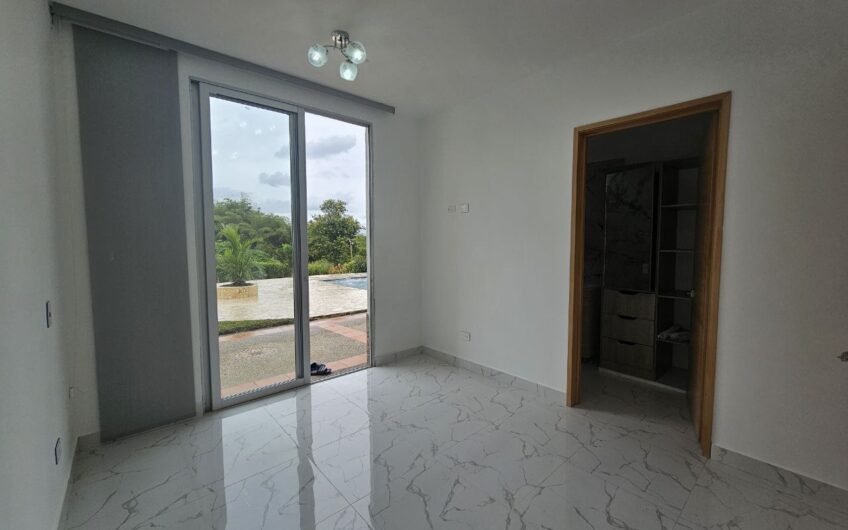 Hermosa Casa Campestre para la Venta – Via a Caicedonia