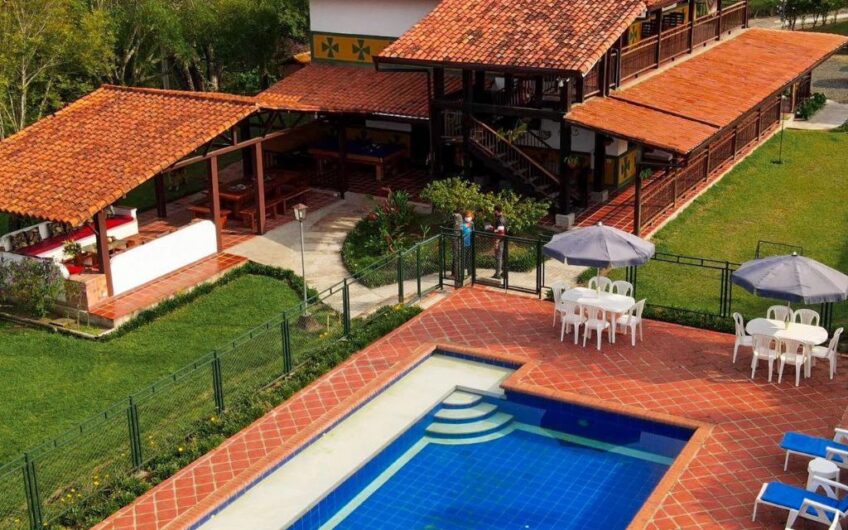 Casa para la Venta en Condominio Campestre – Vía a Montenegro
