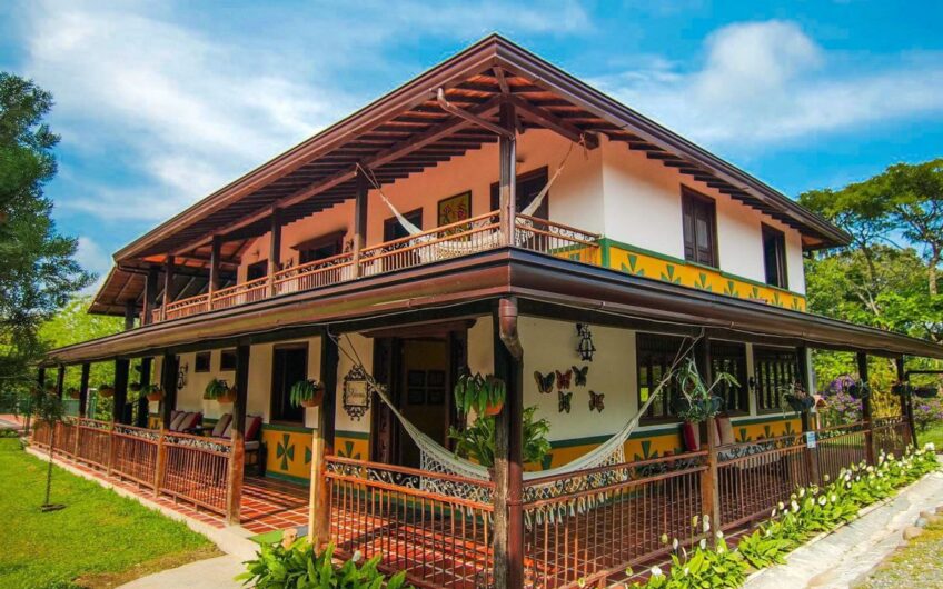 Casa para la Venta en Condominio Campestre – Vía a Montenegro