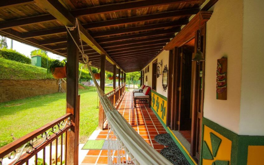 Casa para la Venta en Condominio Campestre – Vía a Montenegro