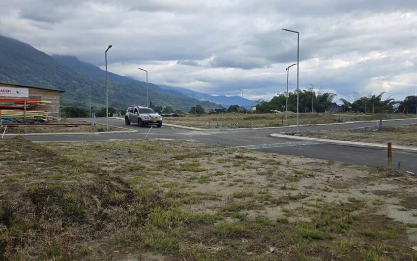 Lote para la Venta en Condominio Cerrado en Calarcá Quindío