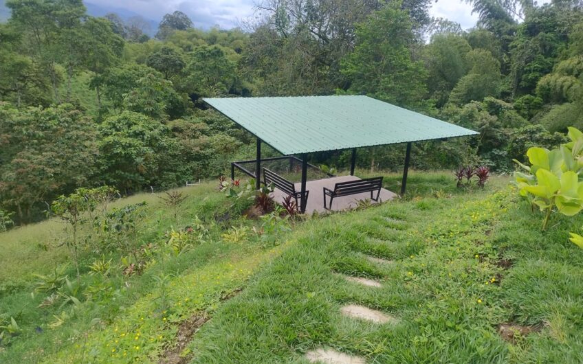 Lote para la Venta en Condominio Cerrado en Calarcá Quindío