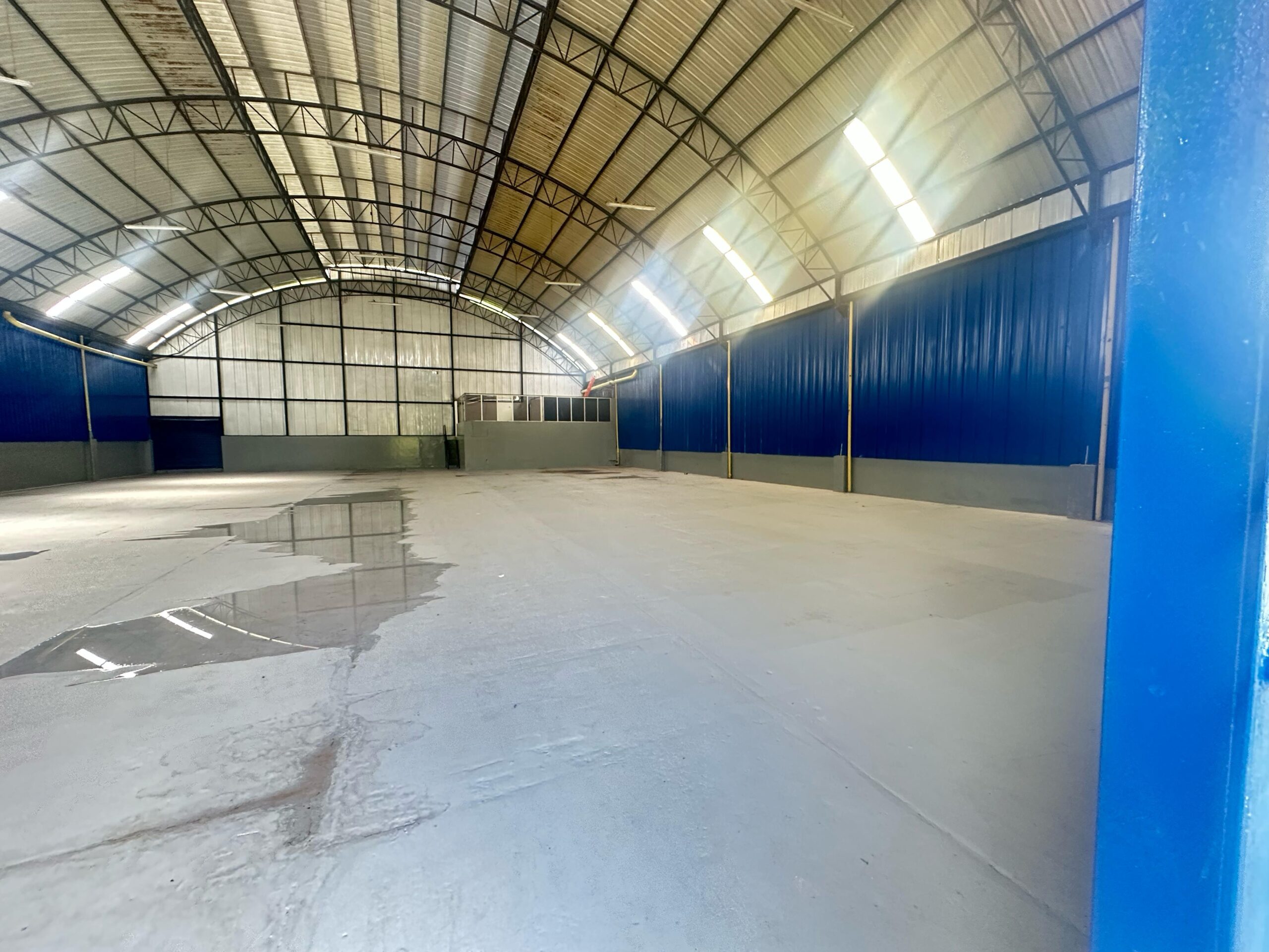 BODEGAS Y OFICINAS EN ALQUILER – VÍA LA TEBAIDA, QUINDÍO