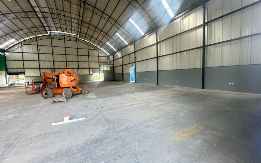 BODEGAS Y OFICINAS EN ALQUILER – VÍA LA TEBAIDA, QUINDÍO