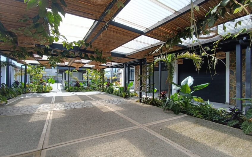 Locales Comerciales para Venta y Alquiler en espectacular Mall Vía Circasia a Armenia