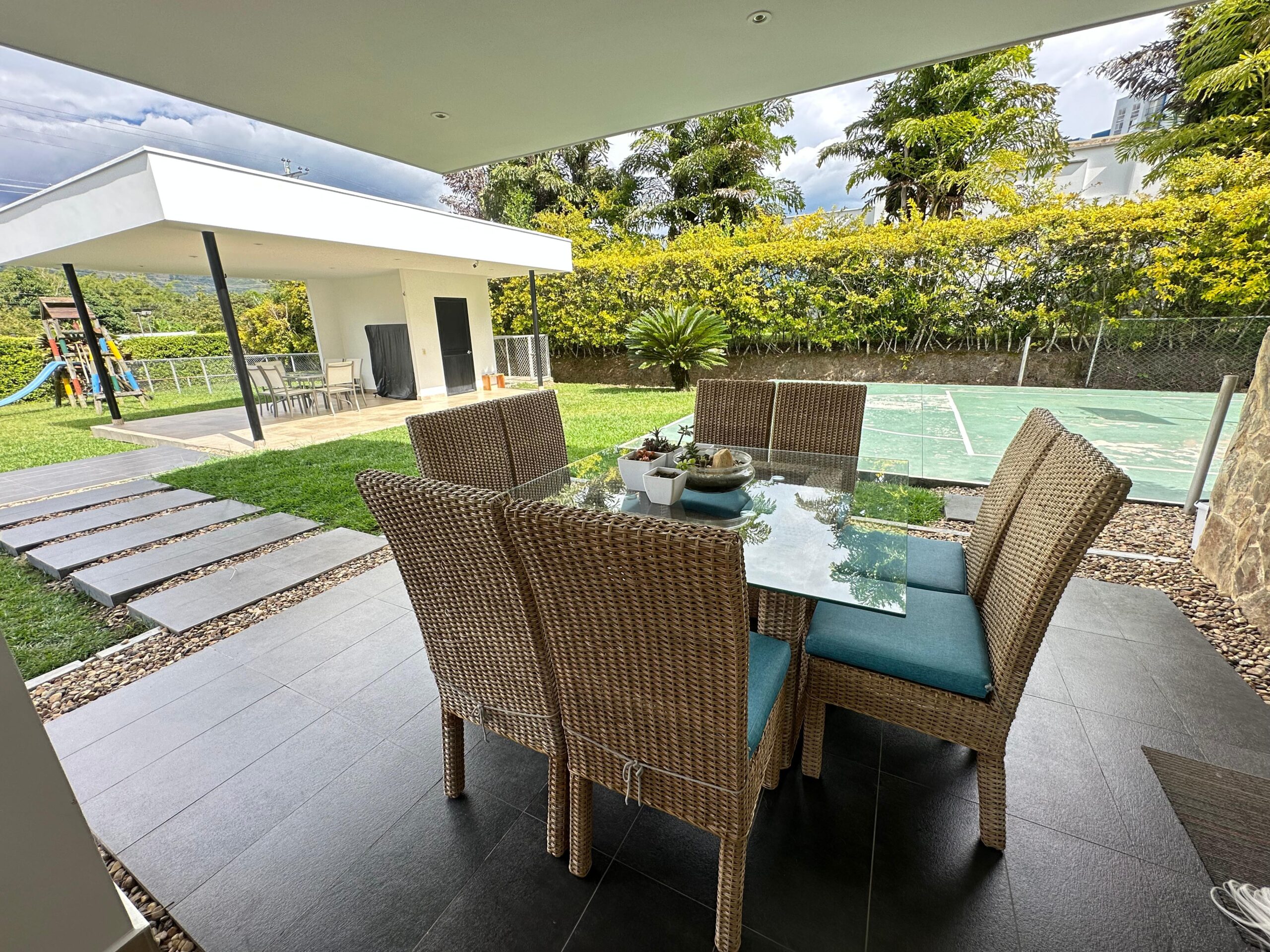 Exclusiva Casa Condominio para la Venta en la Avenida Centenario