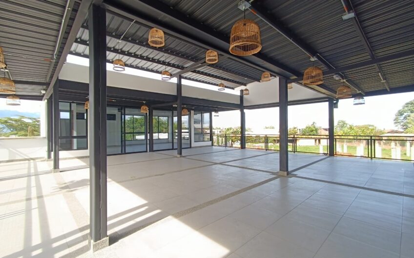 Locales Comerciales para Venta y Alquiler en espectacular Mall Vía Circasia a Armenia