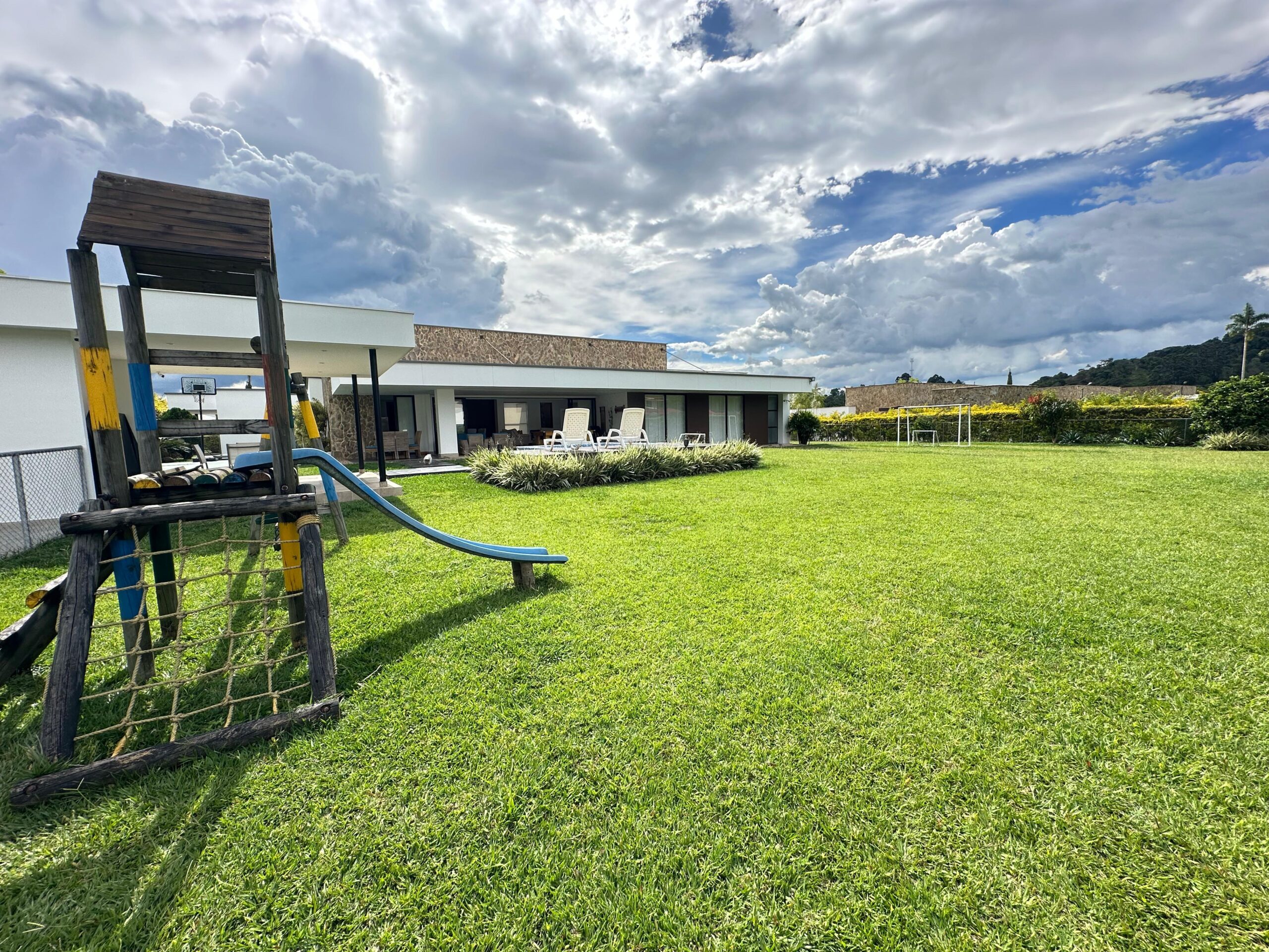 Exclusiva Casa Condominio para la Venta en la Avenida Centenario