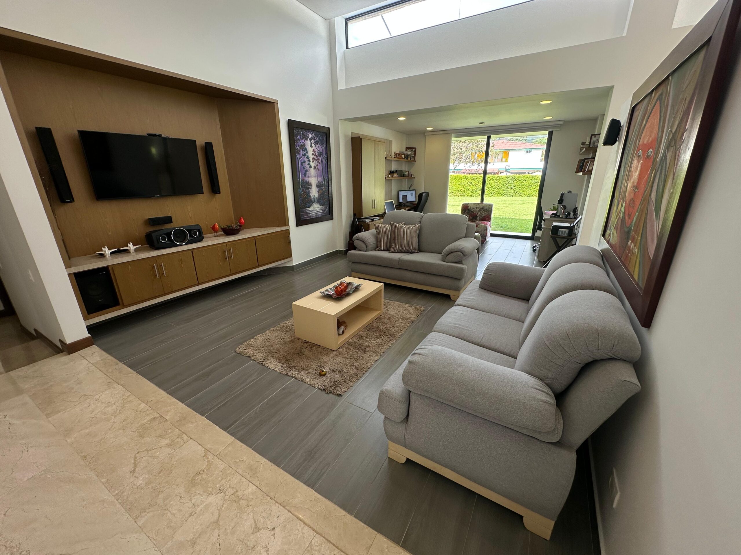 Exclusiva Casa Condominio para la Venta en la Avenida Centenario