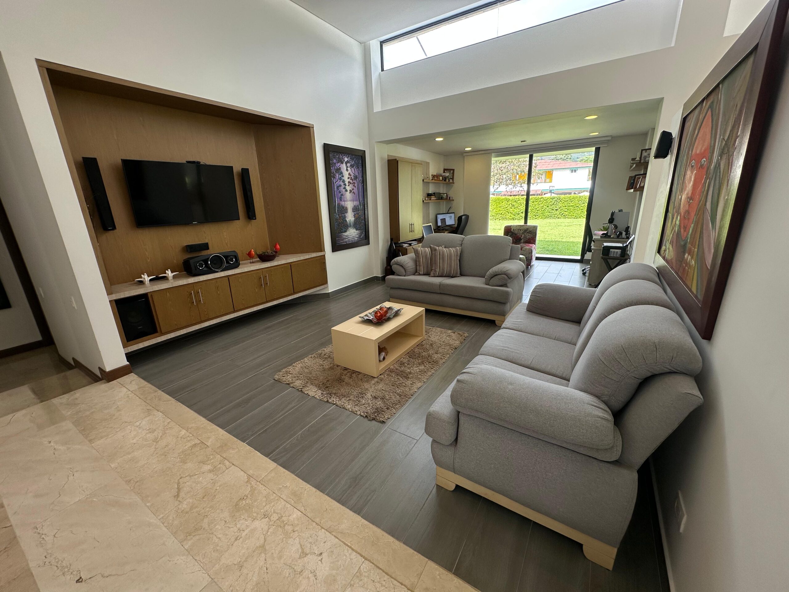 Exclusiva Casa Condominio para la Venta en la Avenida Centenario
