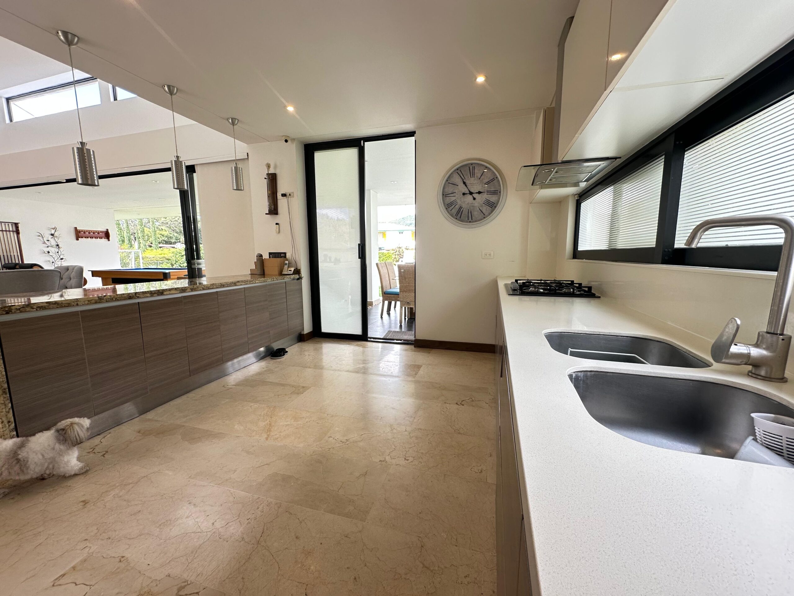 Exclusiva Casa Condominio para la Venta en la Avenida Centenario