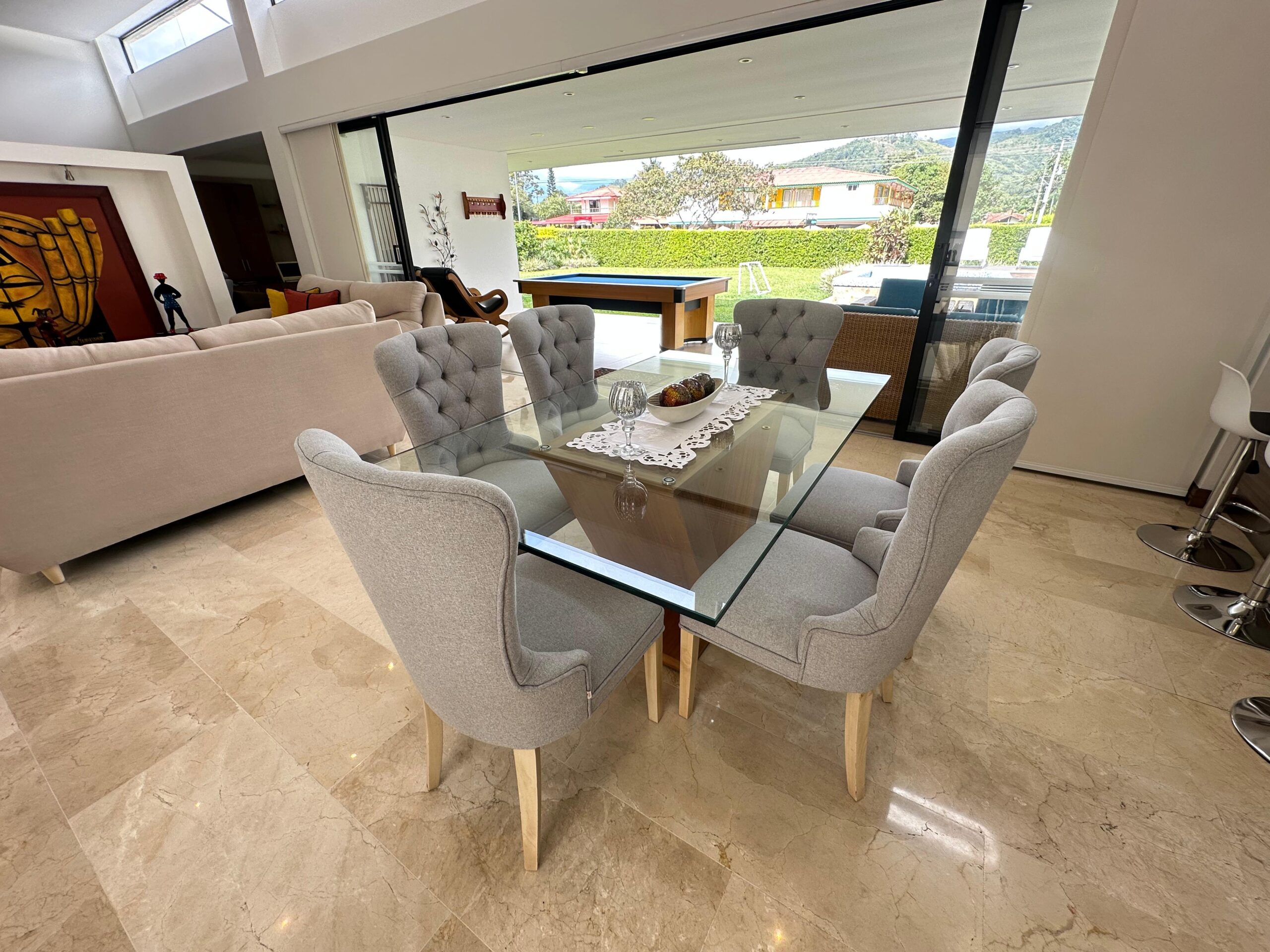 Exclusiva Casa Condominio para la Venta en la Avenida Centenario