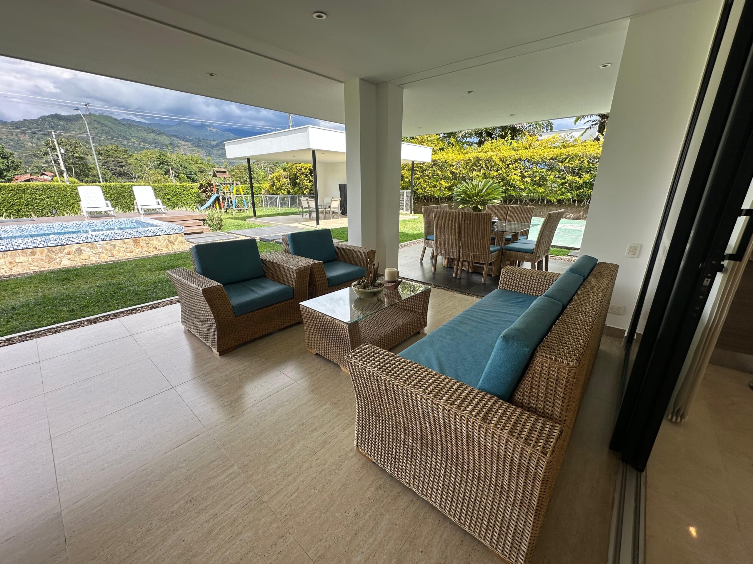 Exclusiva Casa Condominio para la Venta en la Avenida Centenario