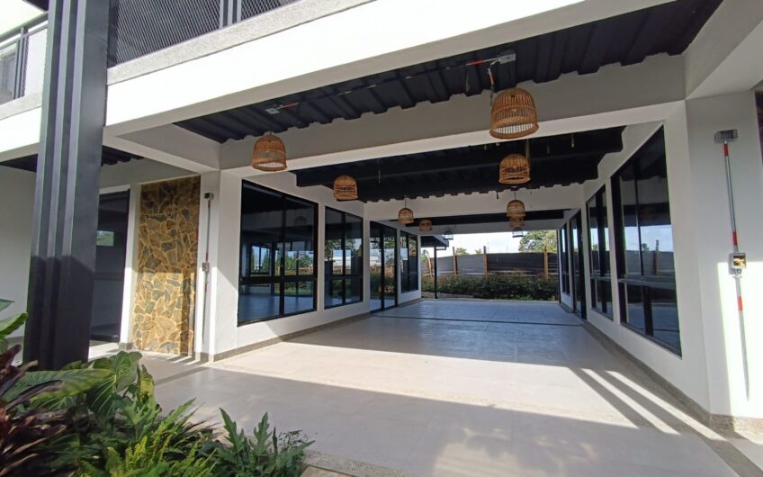 Locales Comerciales para Venta y Alquiler en espectacular Mall Vía Circasia a Armenia