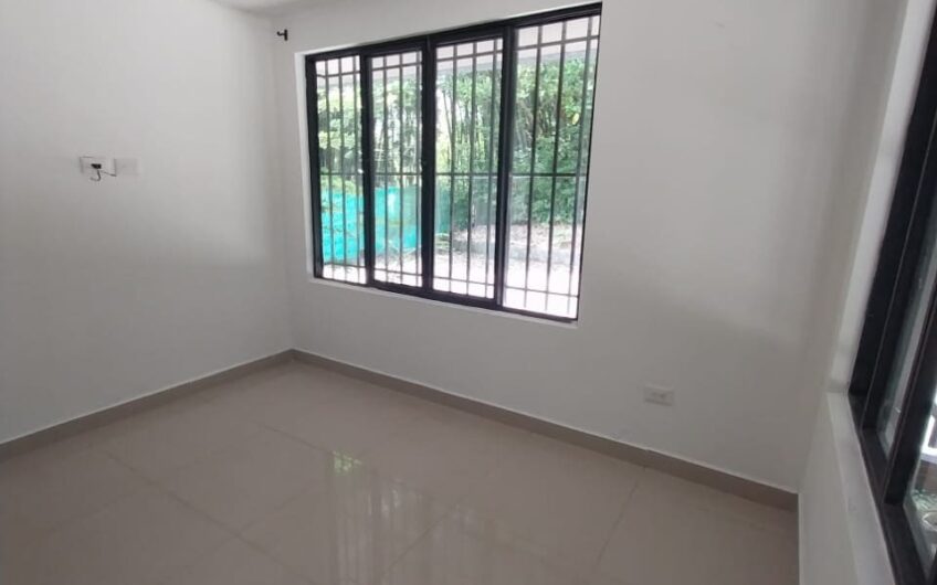 Casa de dos pisos en el Barrio Villa Liliana para la Venta al Sur de Armenia