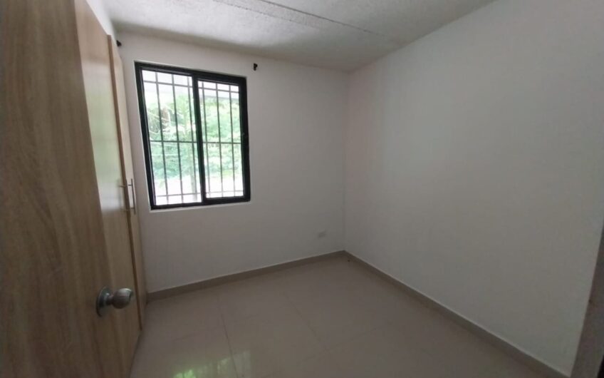 Casa de dos pisos en el Barrio Villa Liliana para la Venta al Sur de Armenia