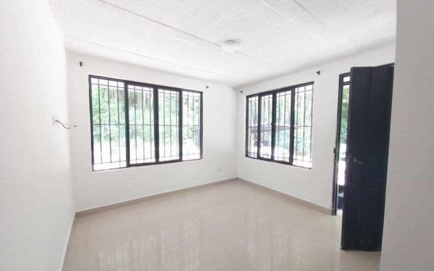 Casa de dos pisos en el Barrio Villa Liliana para la Venta al Sur de Armenia