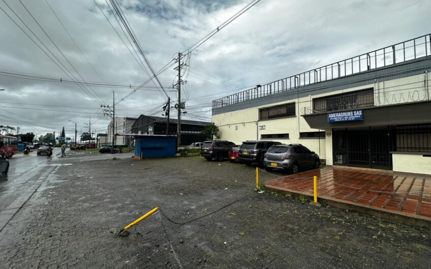 Amplia Bodega para Alquiler sector Jardines al sur de Armenia