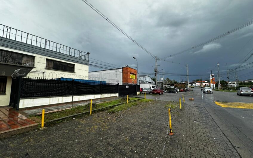 Amplia Bodega para Alquiler sector Jardines al sur de Armenia