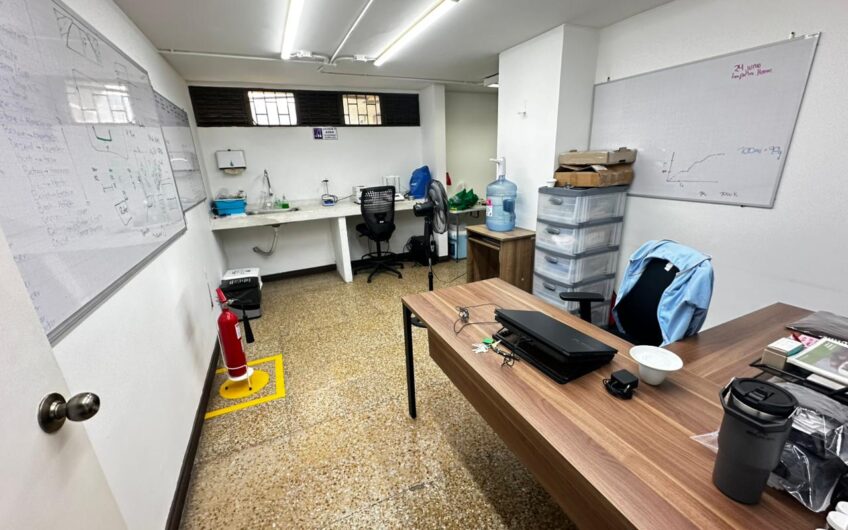 Amplia Bodega para Alquiler sector Jardines al sur de Armenia