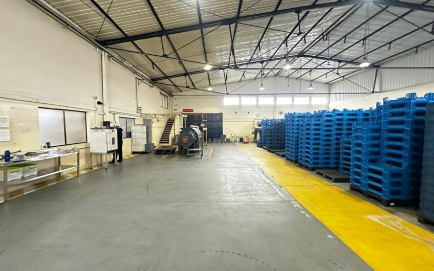 Amplia Bodega para Alquiler sector Jardines al sur de Armenia