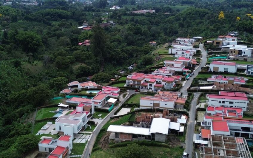 Lote para la Venta en Conjunto Cerrado en Calarcá